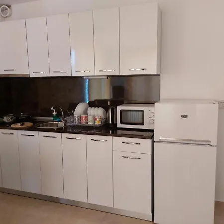 Sapphire Apartment *